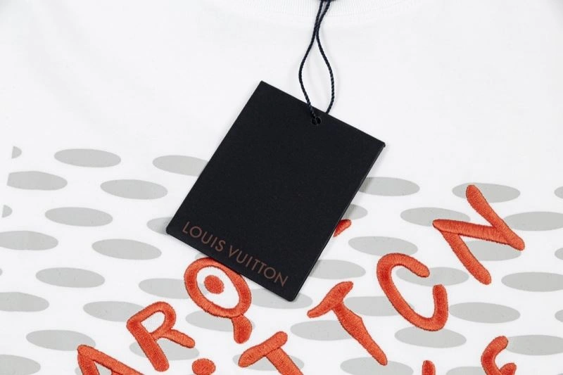Functional Louis Vuitton T-Shirts 132626