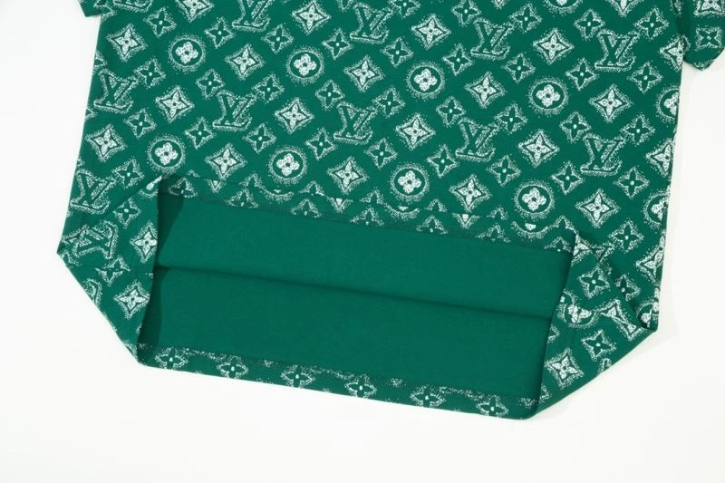 Tailored Louis Vuitton T-Shirts 132623