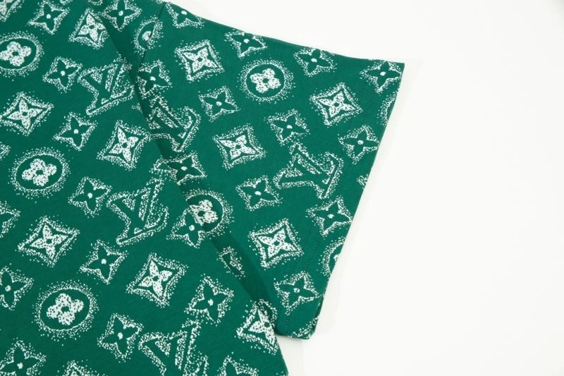 Tailored Louis Vuitton T-Shirts 132623