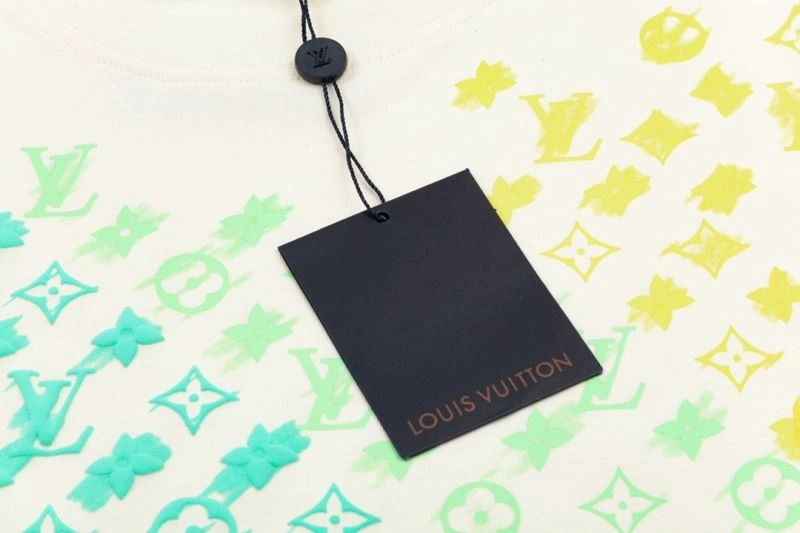 WrinkleFree Louis Vuitton T-Shirts 132633