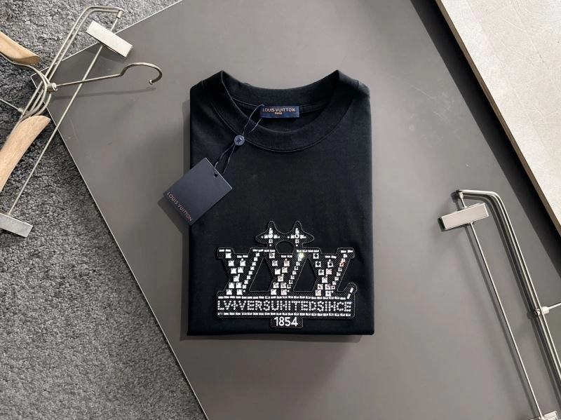 Packable Louis Vuitton T-Shirts 132614