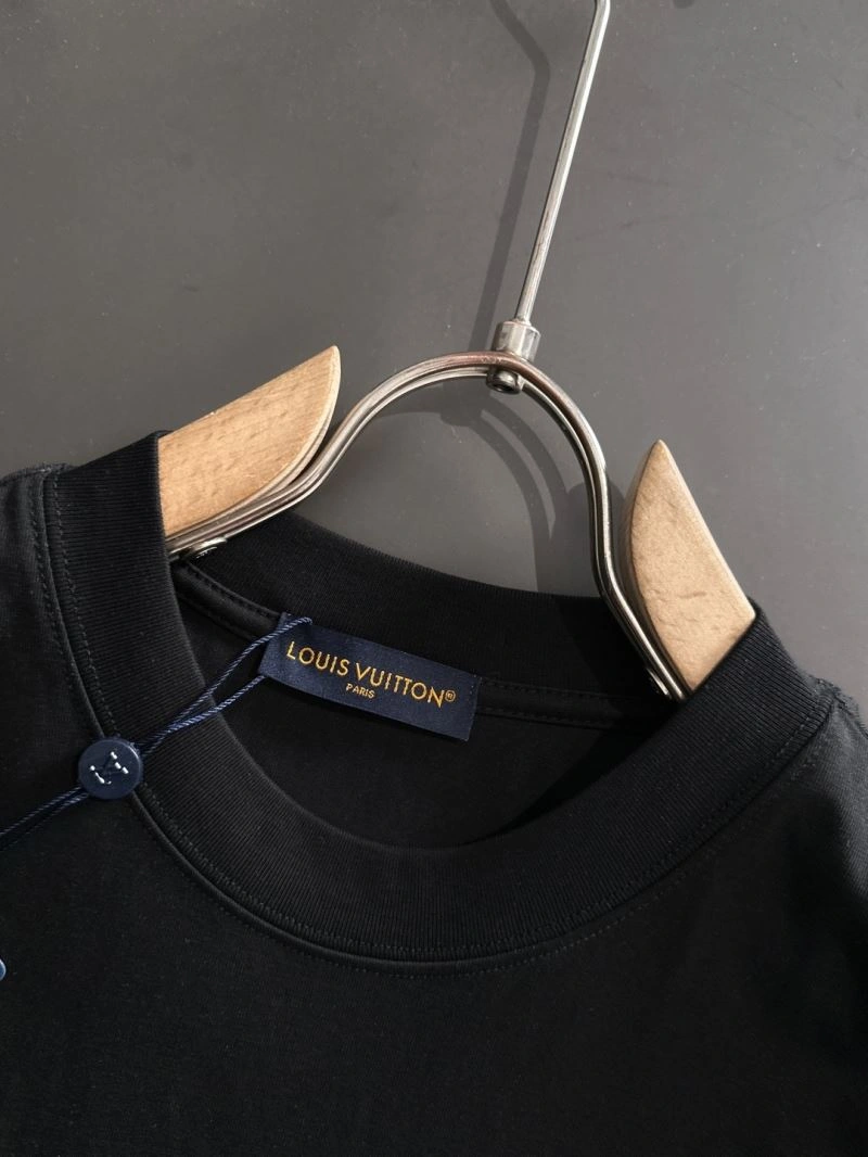 Packable Louis Vuitton T-Shirts 132614