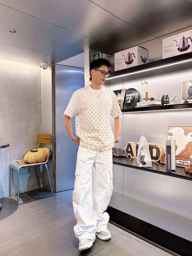 Louis Vuitton T-Shirts Comfortable 132625