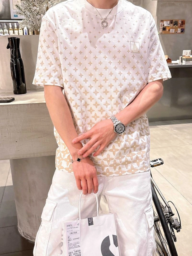 Louis Vuitton T-Shirts Comfortable 132625