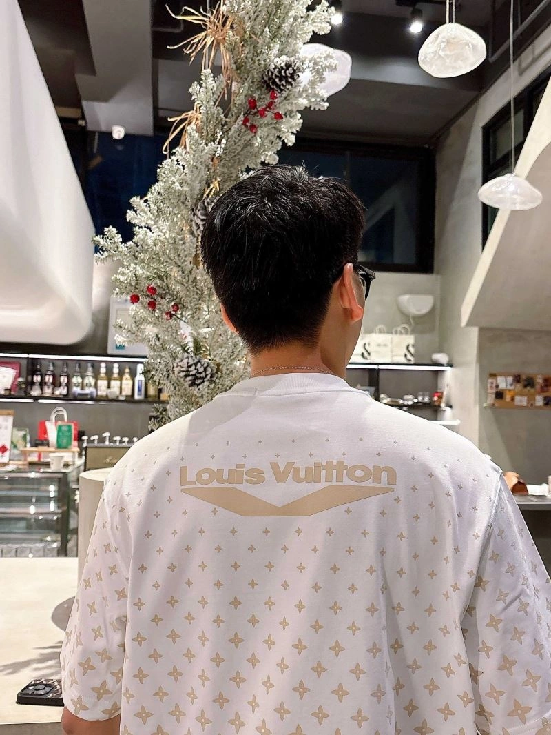 Louis Vuitton T-Shirts Comfortable 132625