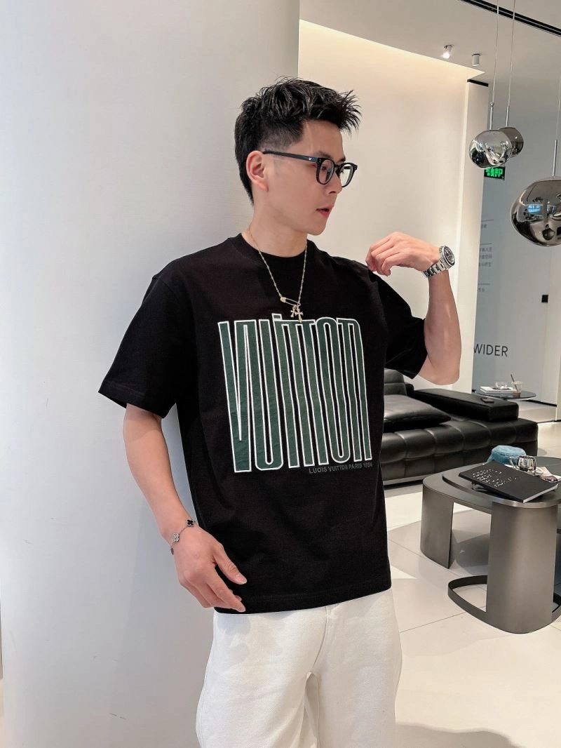 Compact Louis Vuitton T-Shirts 132627