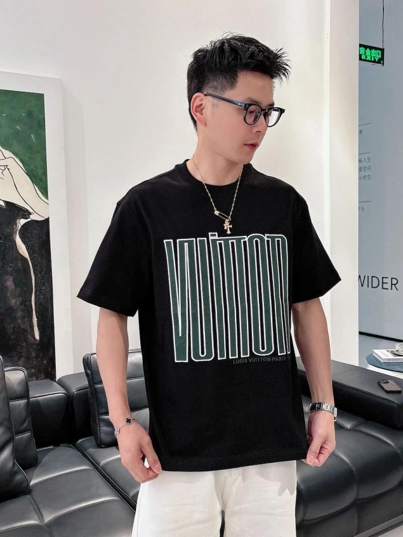 Compact Louis Vuitton T-Shirts 132627