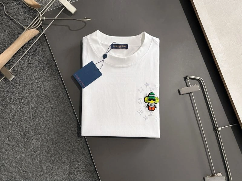 Trendy Louis Vuitton T-Shirts 132610