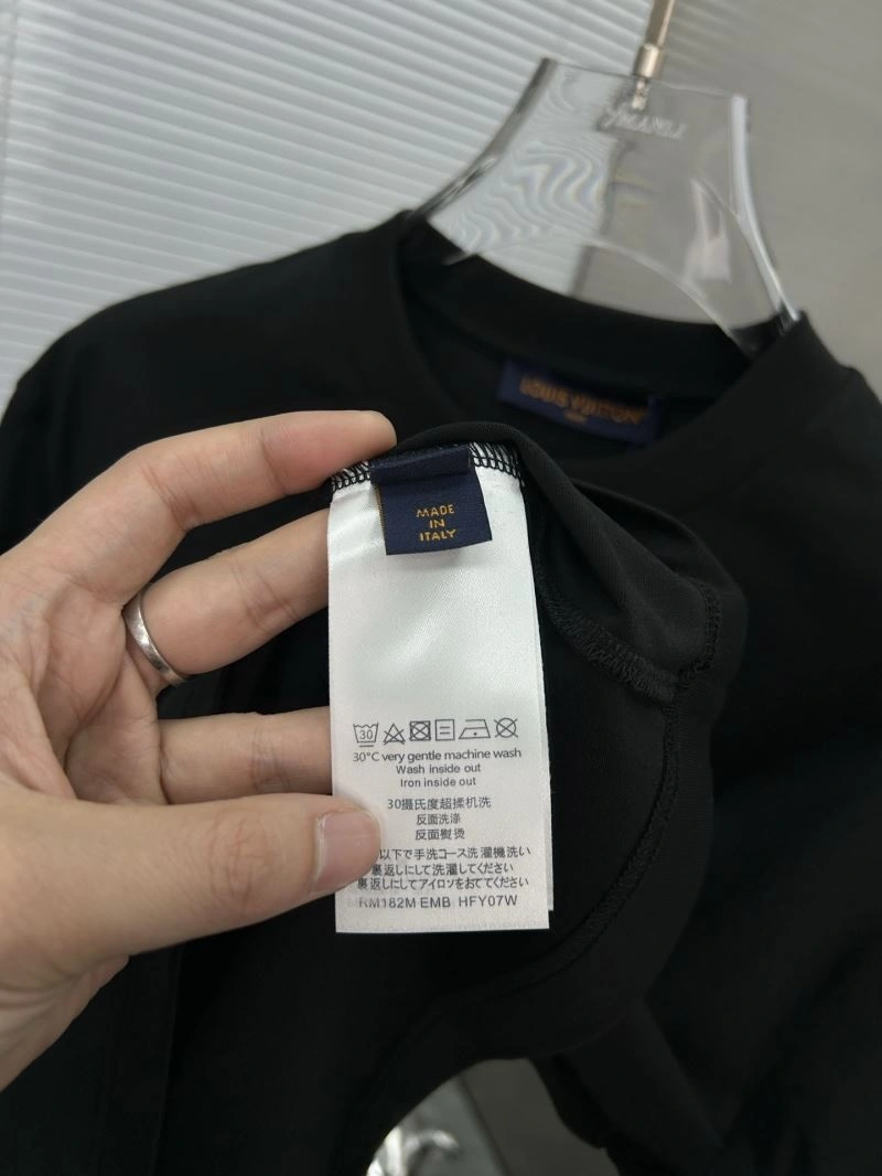 Louis Vuitton T-Shirts ComfortFit 132584