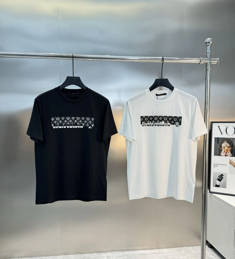 Compact Louis Vuitton T-Shirts 132599