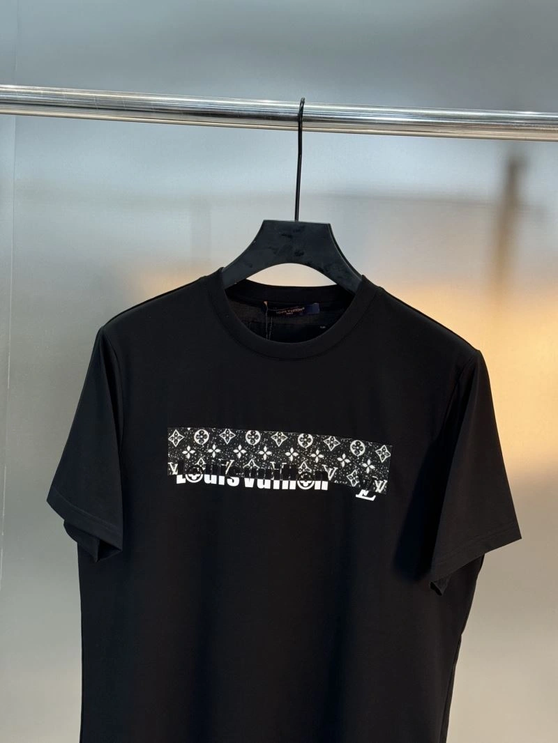 Compact Louis Vuitton T-Shirts 132599