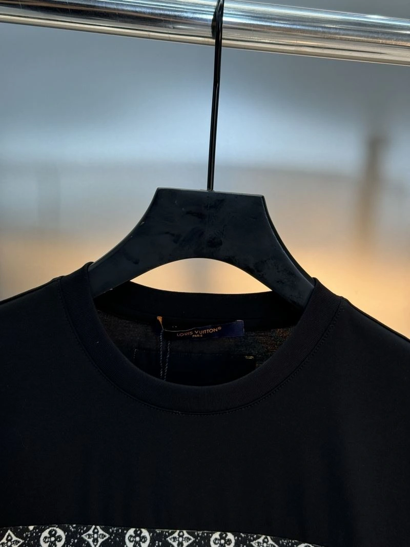 Compact Louis Vuitton T-Shirts 132599
