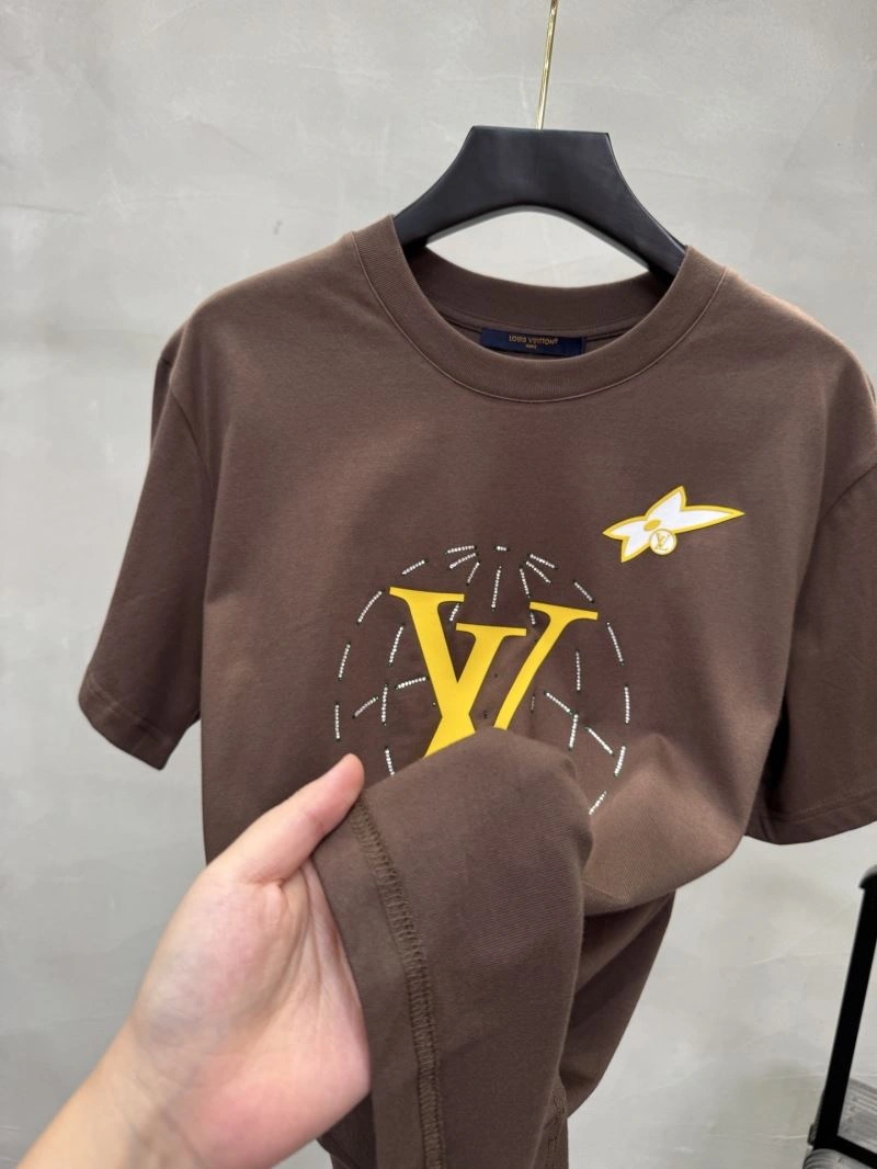Bold Louis Vuitton T-Shirts 132576