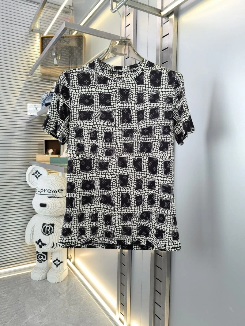 Louis Vuitton T-Shirts Lightweight 132575