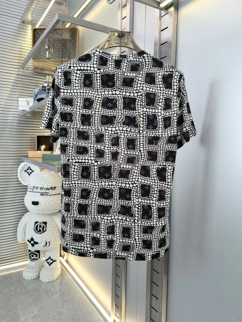 Louis Vuitton T-Shirts Lightweight 132575