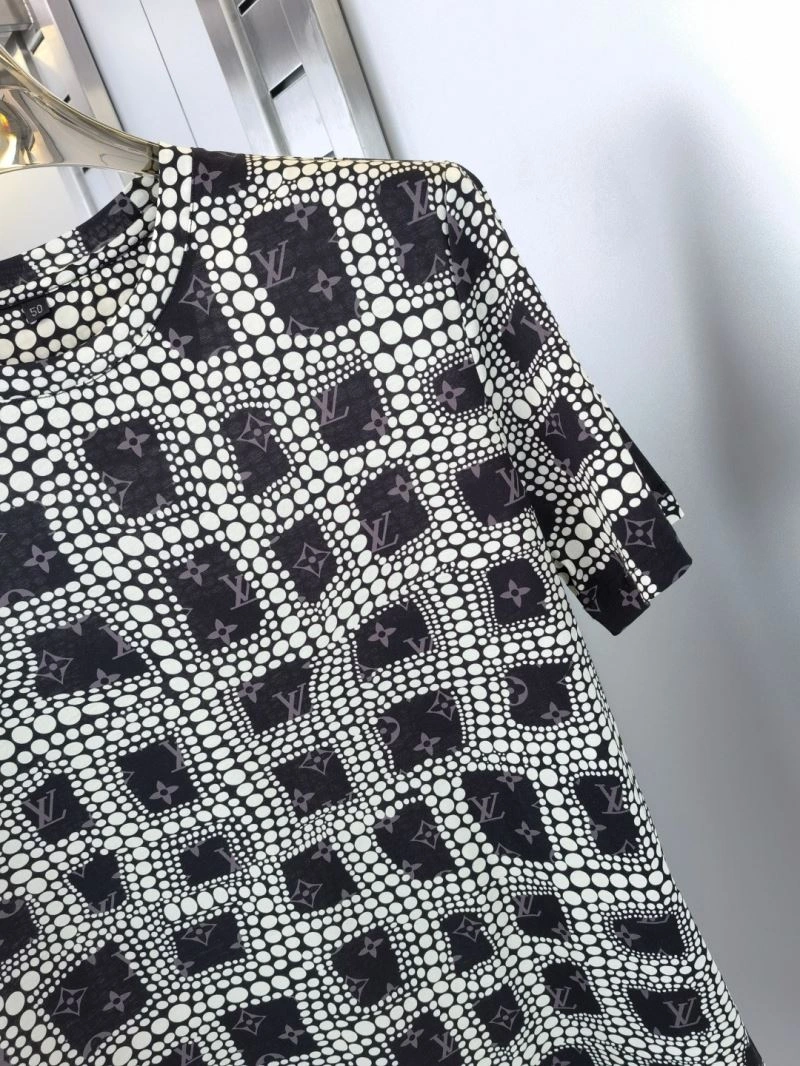 Louis Vuitton T-Shirts Lightweight 132575