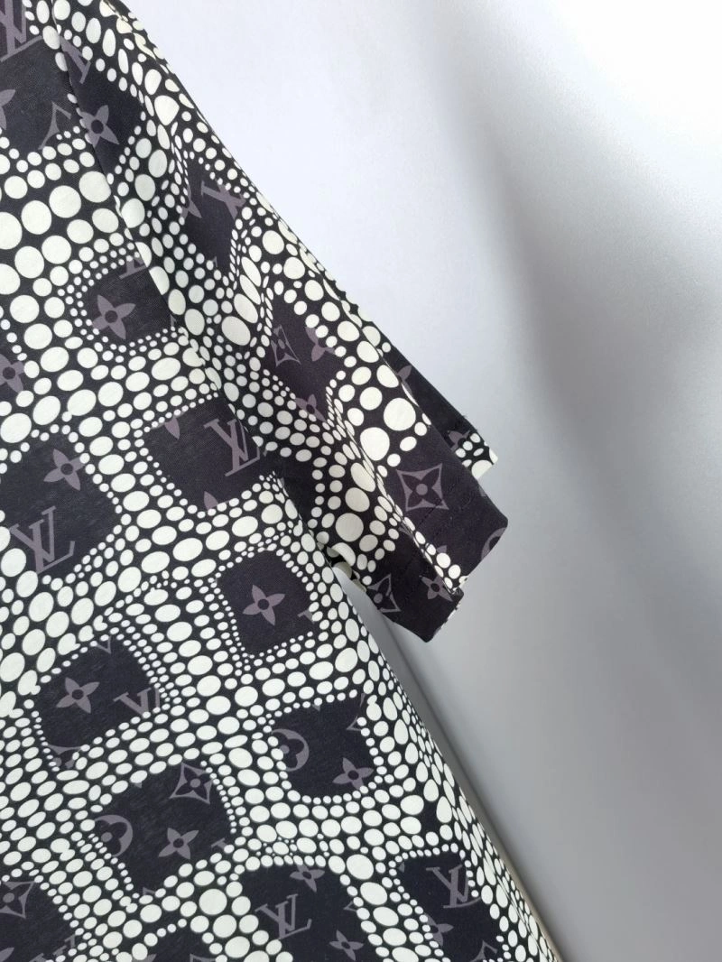 Louis Vuitton T-Shirts Lightweight 132575