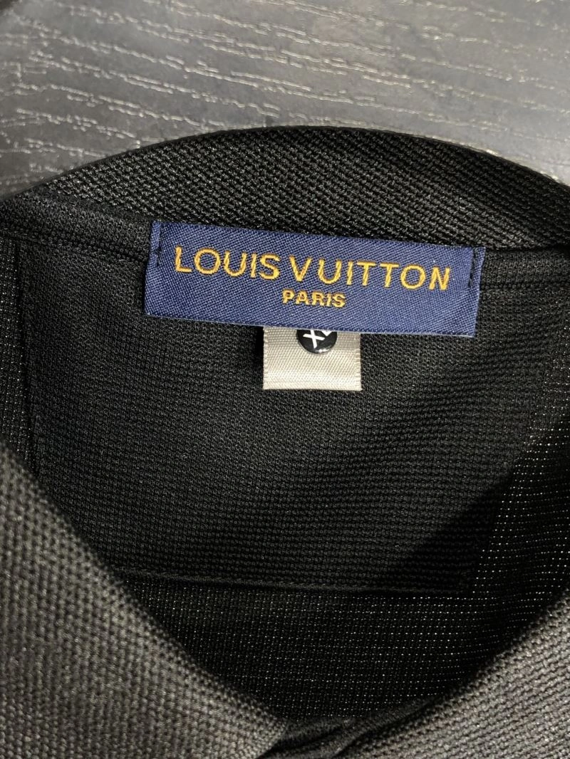 Contemporary Louis Vuitton T-Shirts 132582