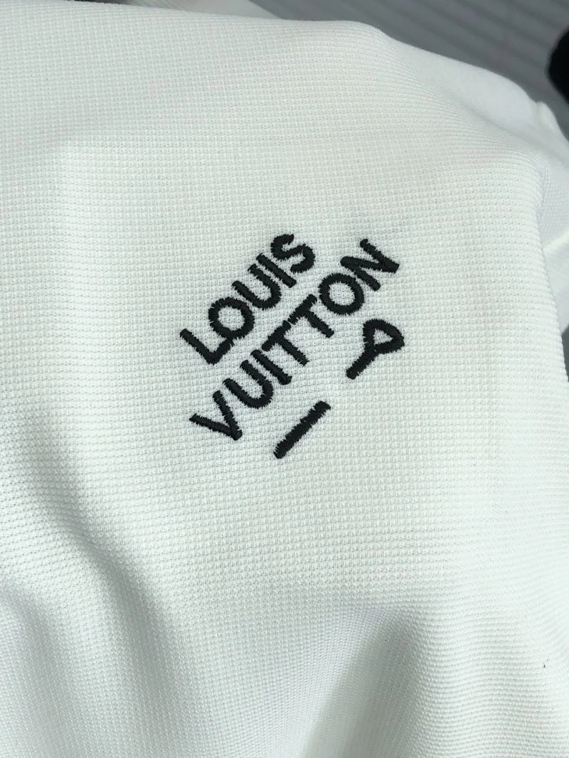 MoistureWicking Louis Vuitton T-Shirts 132580