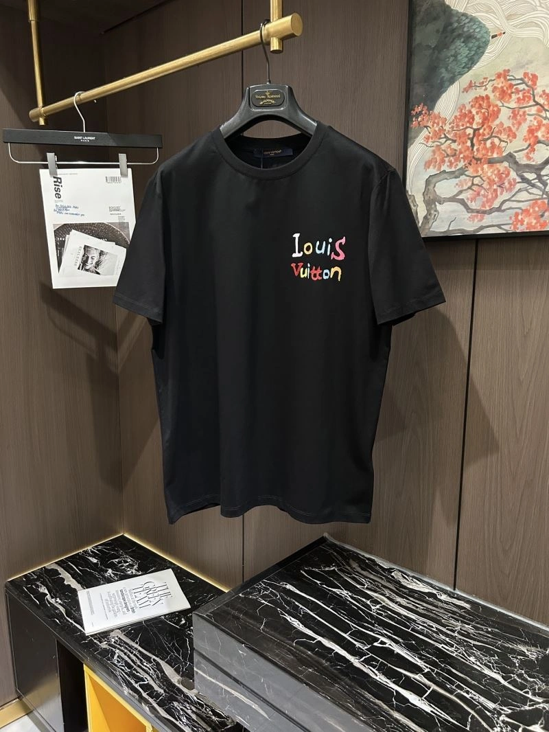 Sustainable Louis Vuitton T-Shirts 132568