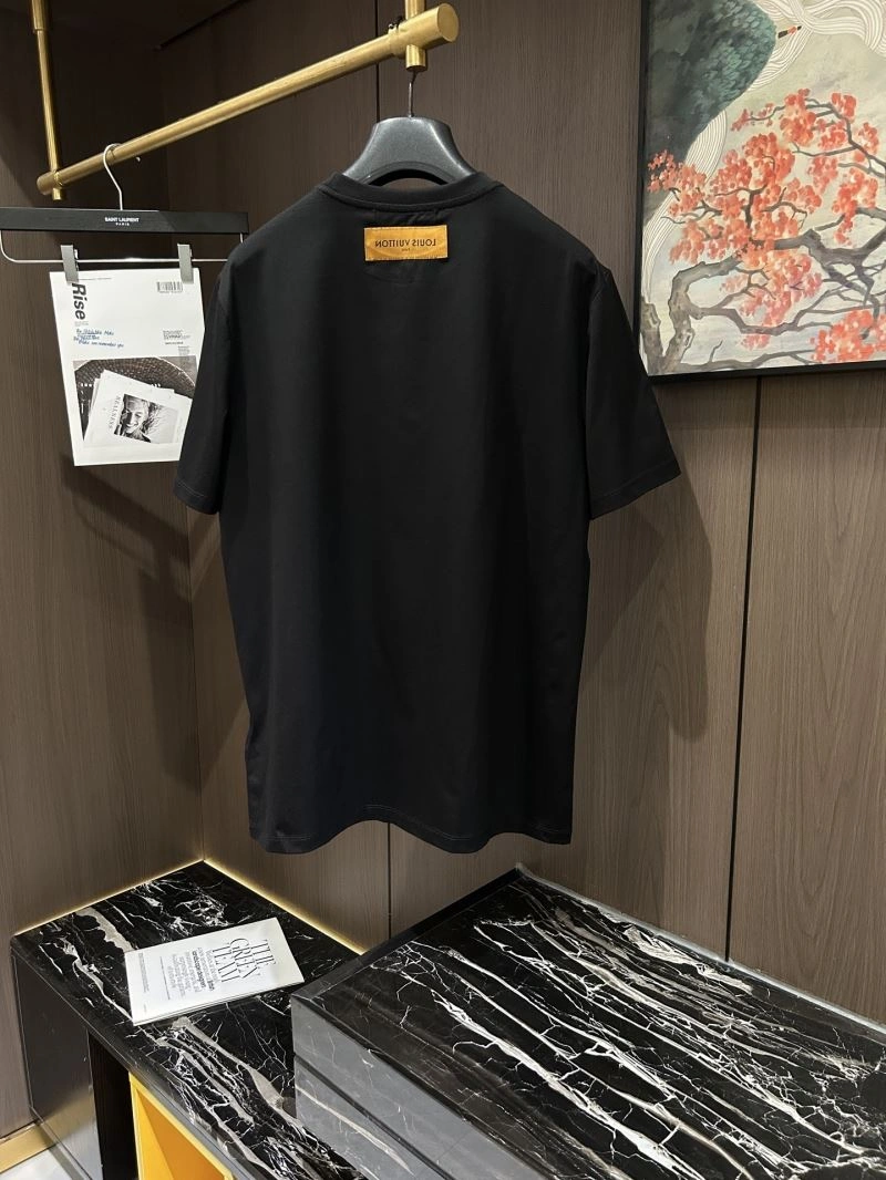 Sustainable Louis Vuitton T-Shirts 132568