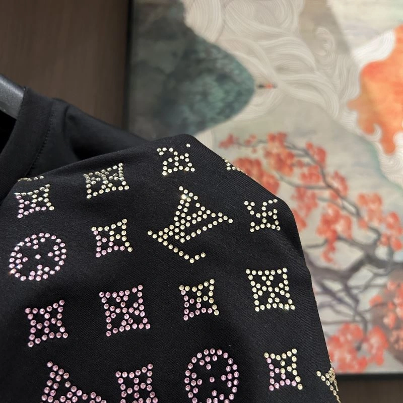 Louis Vuitton T-Shirts Affordable 132569