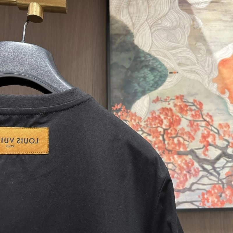 Louis Vuitton T-Shirts Comfortable 132567