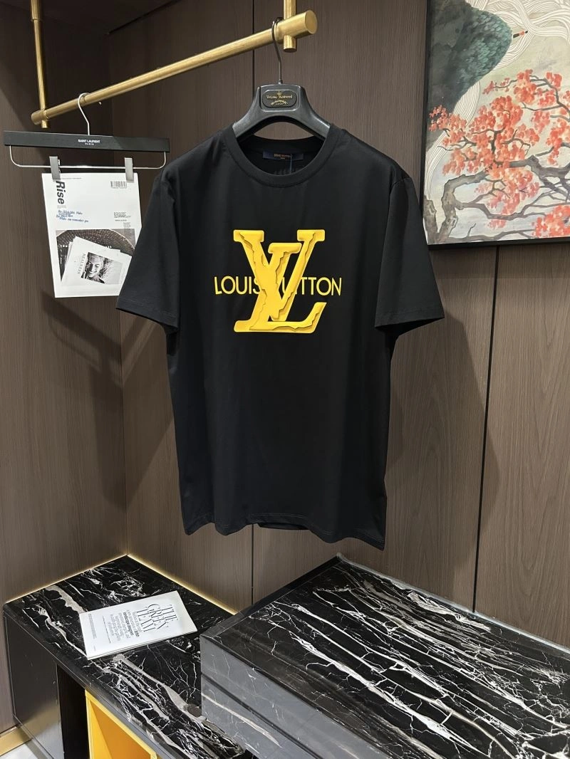 Premium Louis Vuitton T-Shirts 132566