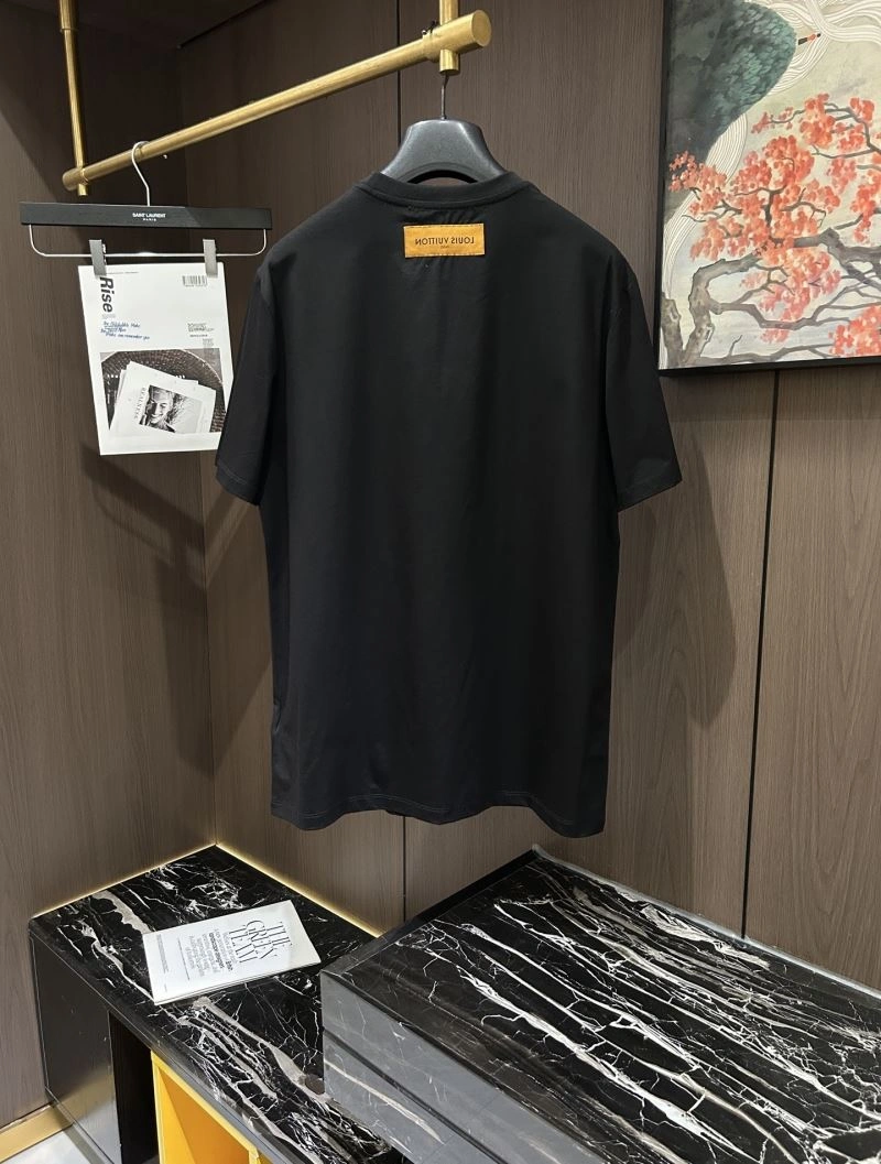 Premium Louis Vuitton T-Shirts 132566