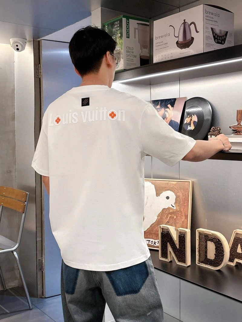 Louis Vuitton T-Shirts Original 132556