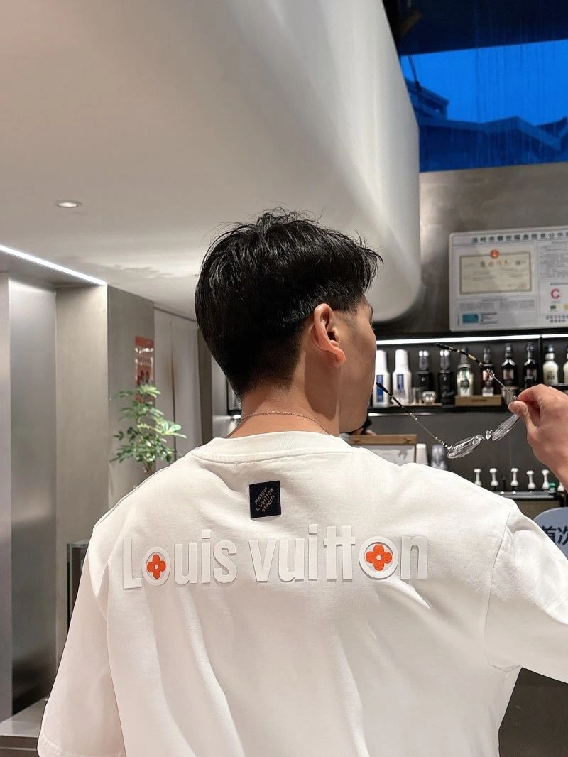 Louis Vuitton T-Shirts Original 132556