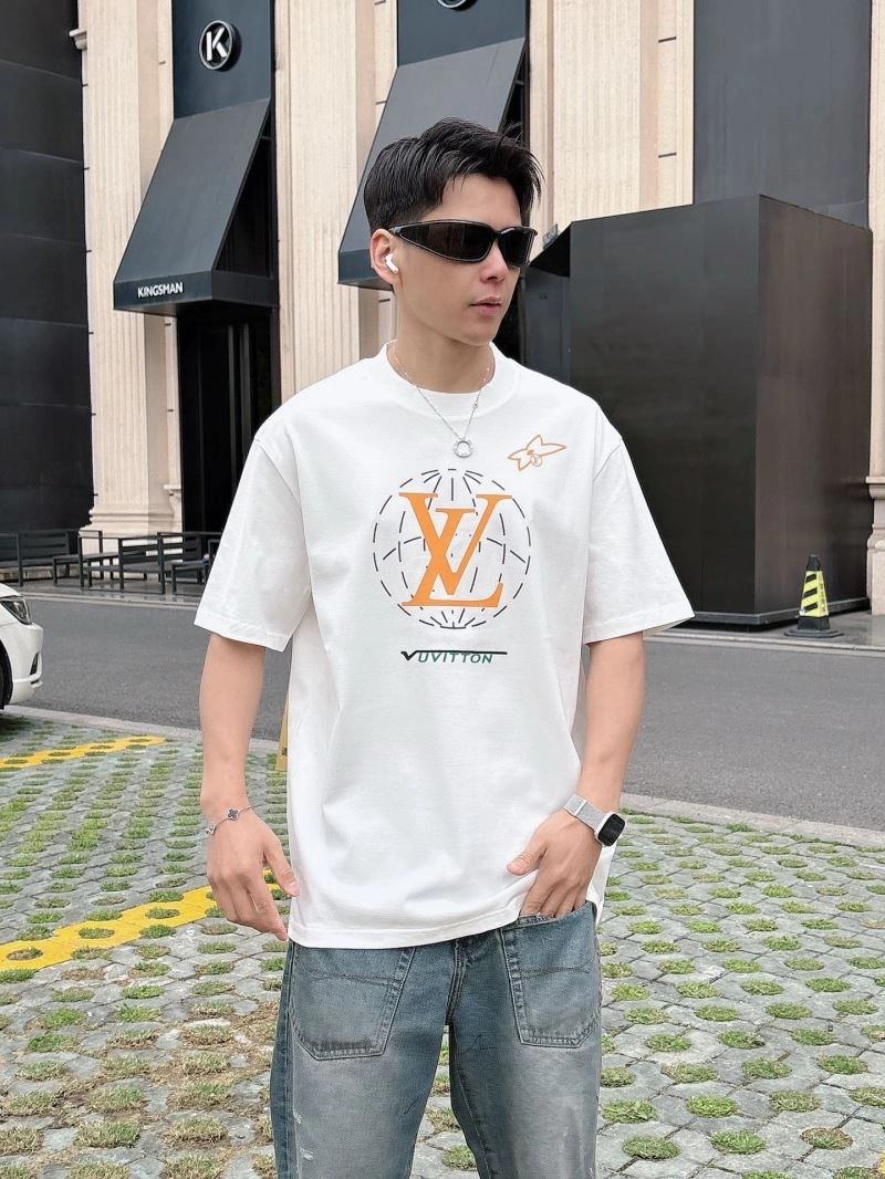 Snug Louis Vuitton T-Shirts 132553