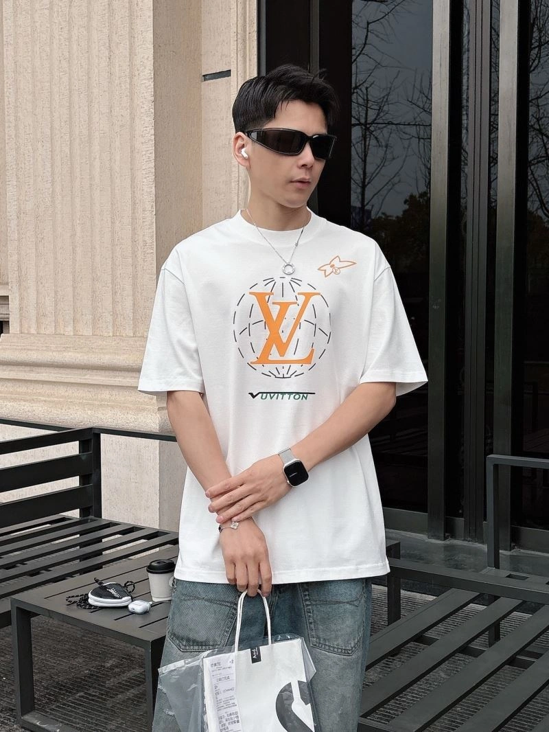 Snug Louis Vuitton T-Shirts 132553