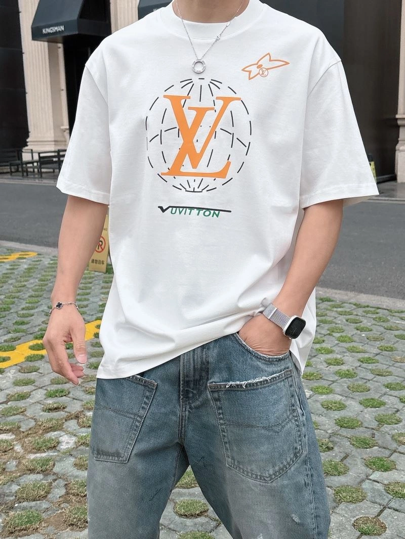 Snug Louis Vuitton T-Shirts 132553