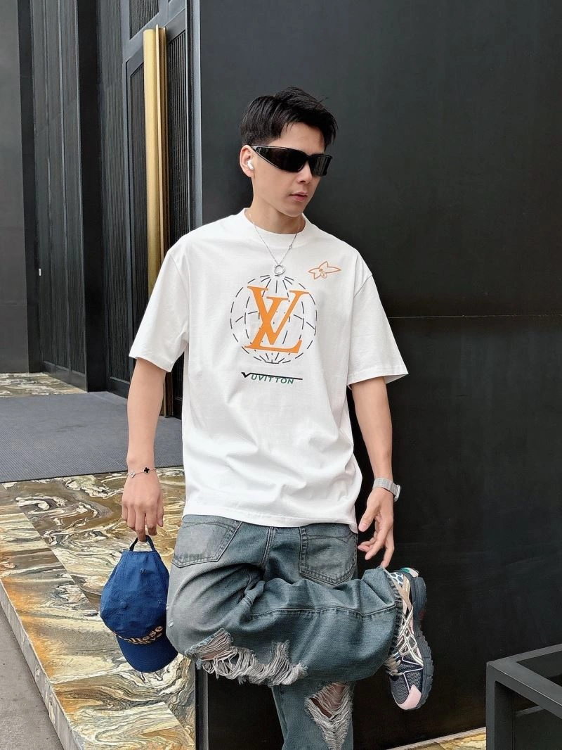 Snug Louis Vuitton T-Shirts 132553