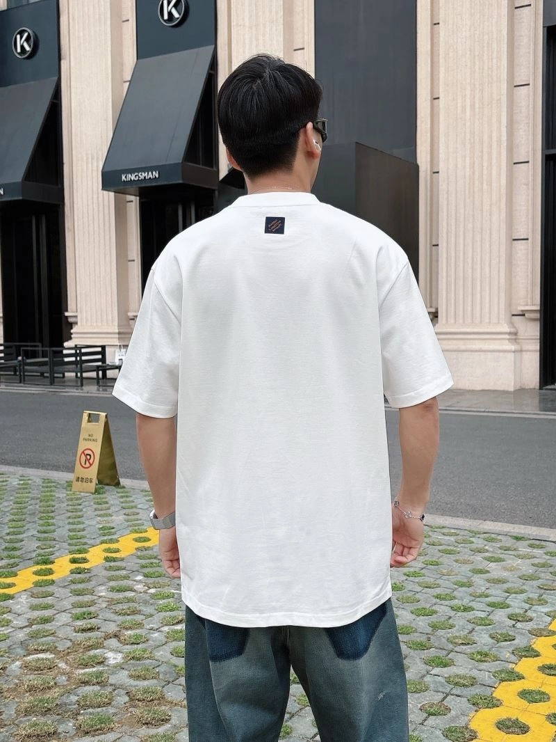 Snug Louis Vuitton T-Shirts 132553