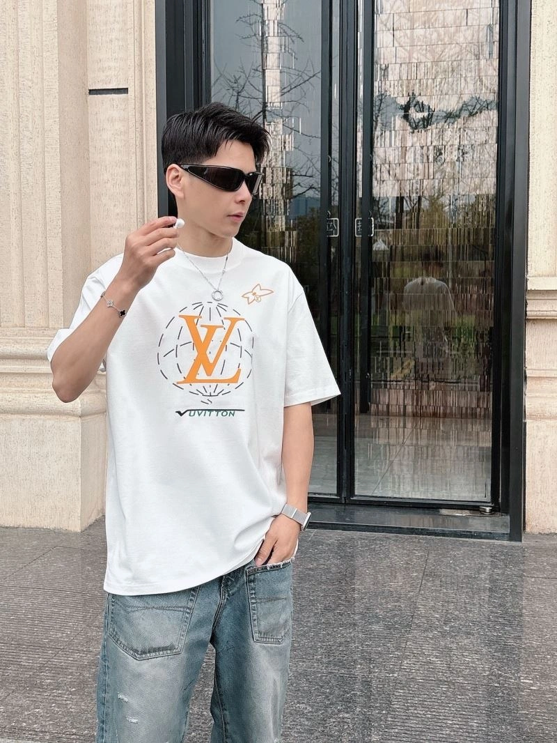 Snug Louis Vuitton T-Shirts 132553