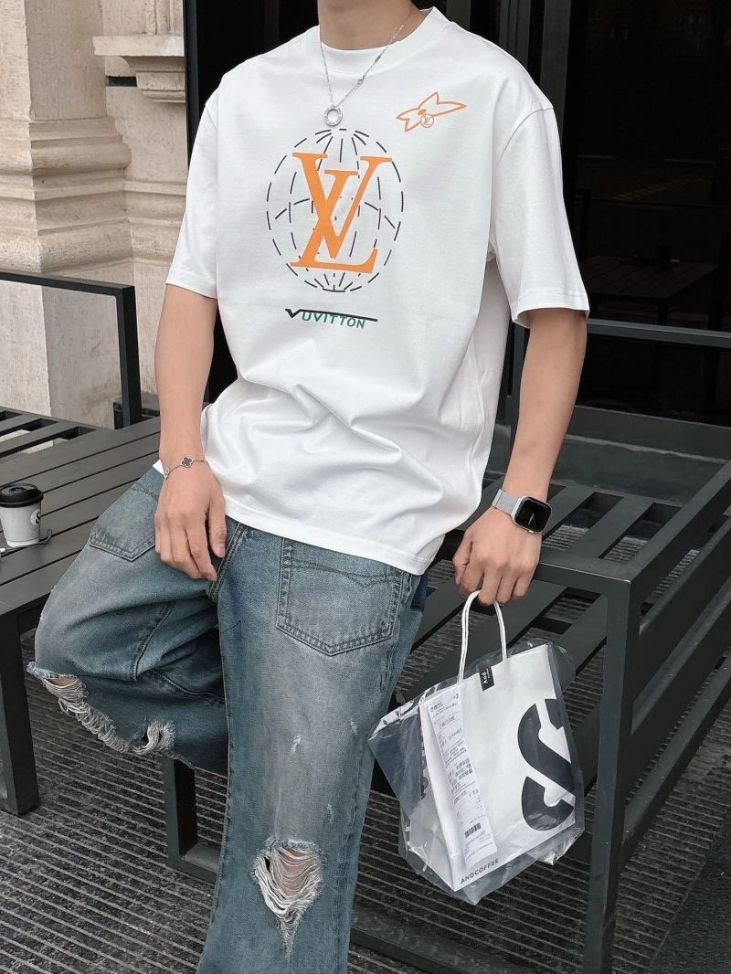 Snug Louis Vuitton T-Shirts 132553