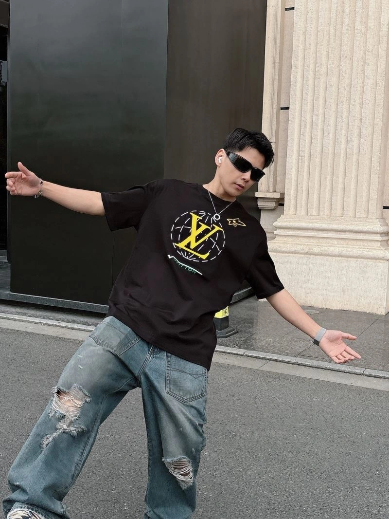 Attractive Louis Vuitton T-Shirts 132532