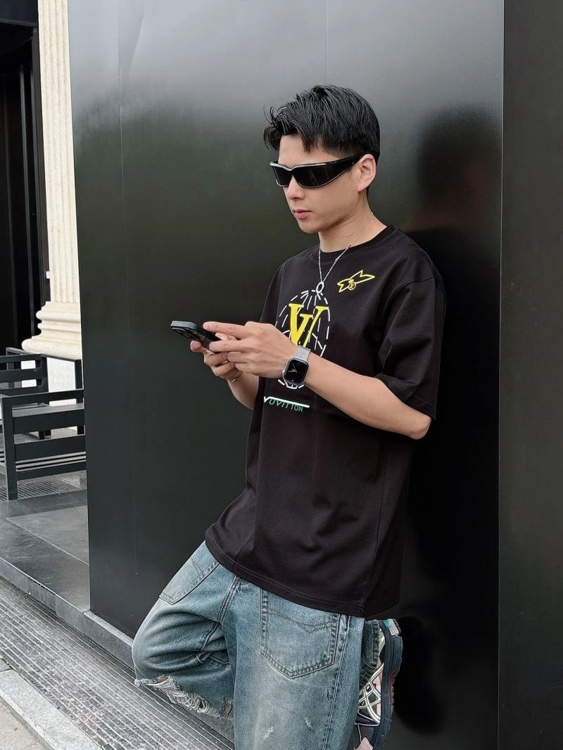 Attractive Louis Vuitton T-Shirts 132532