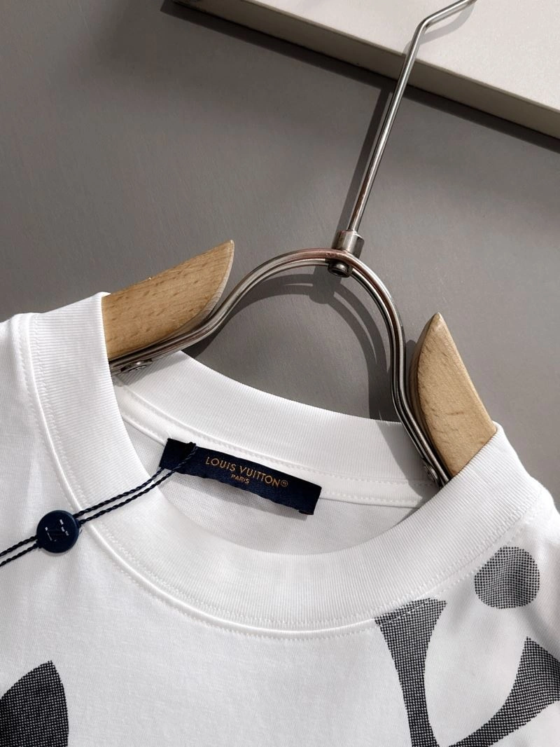 Louis Vuitton T-Shirts Breathable 132558