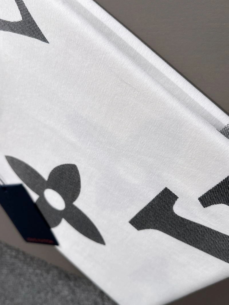 Louis Vuitton T-Shirts Breathable 132558