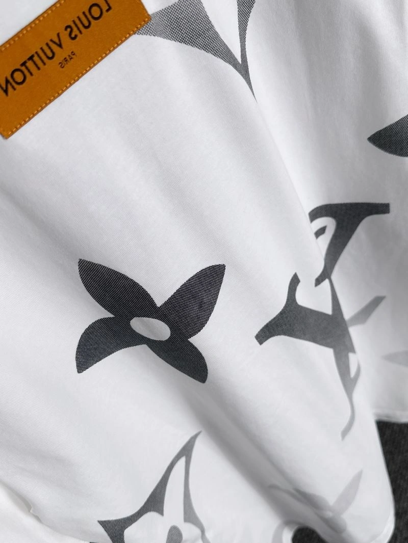 Louis Vuitton T-Shirts Breathable 132558