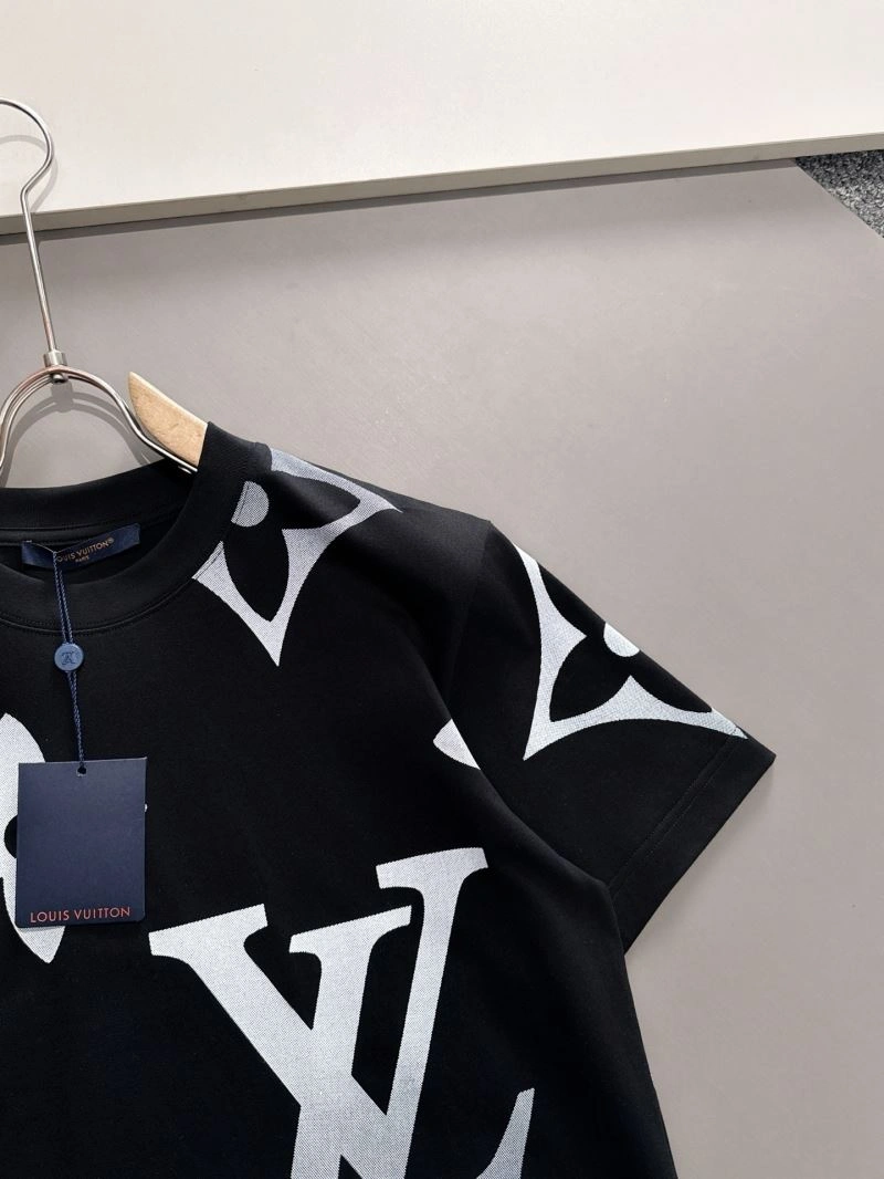 Louis Vuitton T-Shirts WaterResistant 132560