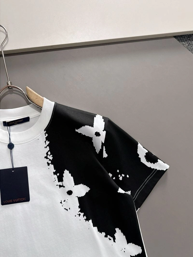 FashionForward Louis Vuitton T-Shirts 132554