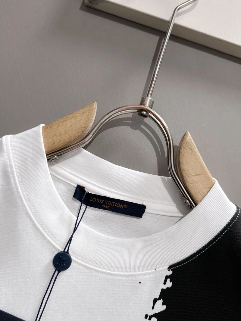 FashionForward Louis Vuitton T-Shirts 132554