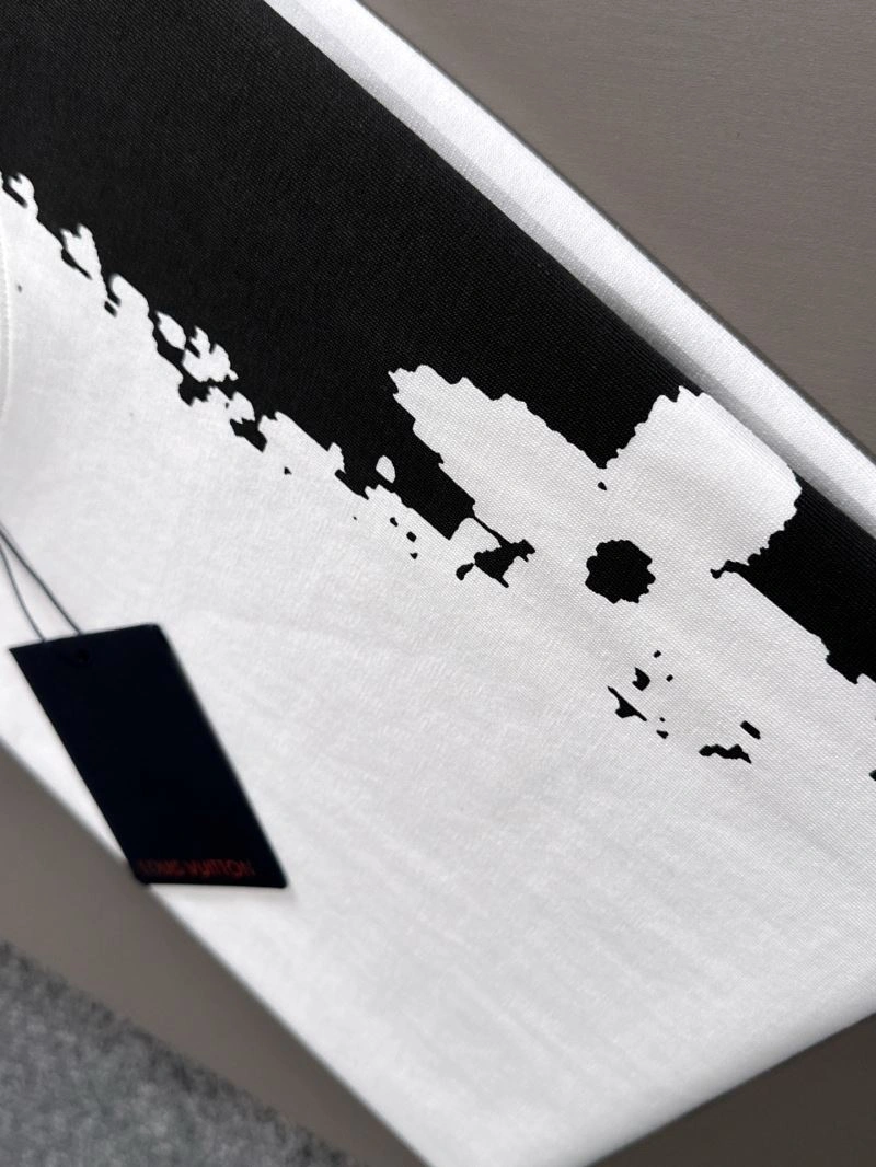 FashionForward Louis Vuitton T-Shirts 132554