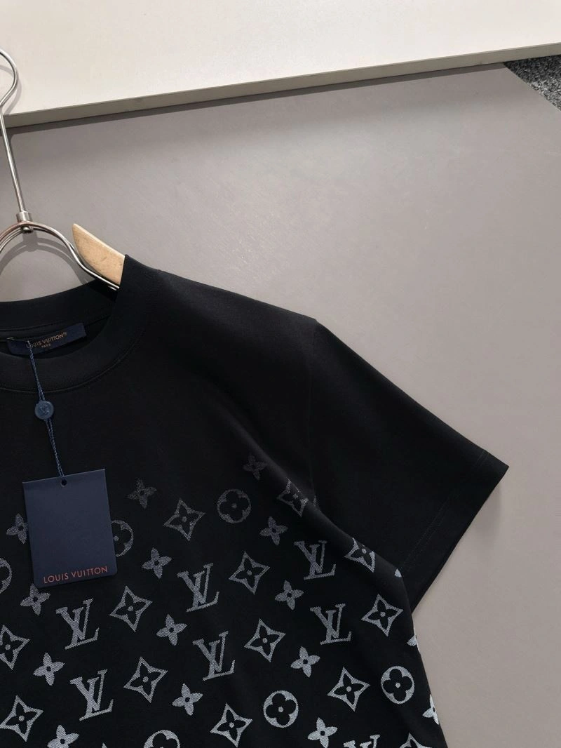 Practical Louis Vuitton T-Shirts 132549