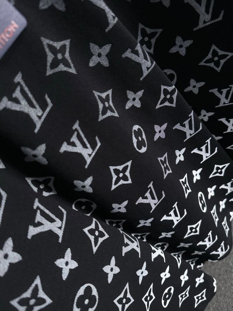 Practical Louis Vuitton T-Shirts 132549
