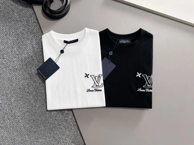 Stylish Louis Vuitton T-Shirts 132605